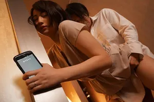 Vợ yêu đi họp lớp rồi chịch với nyc mặc cho gã chồng ở nhà chờ